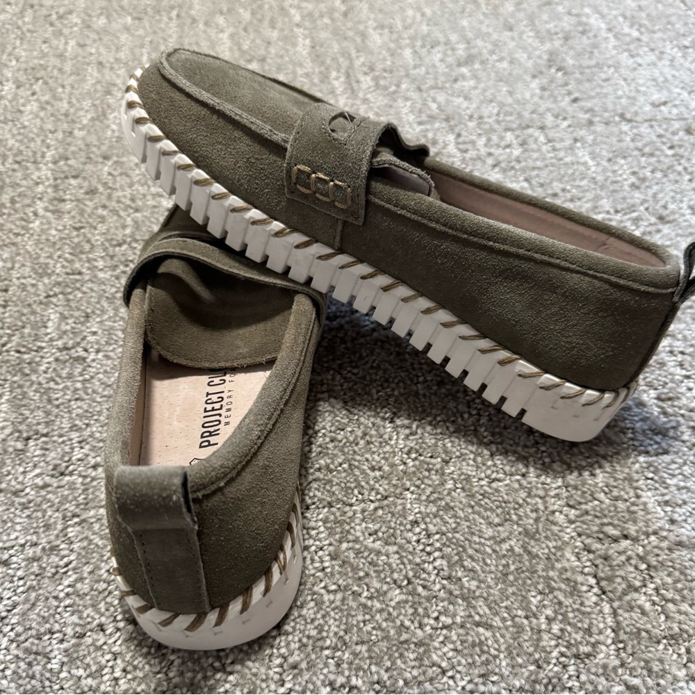 Project Cloud Olive green memory foam loafers woman’s 5.5